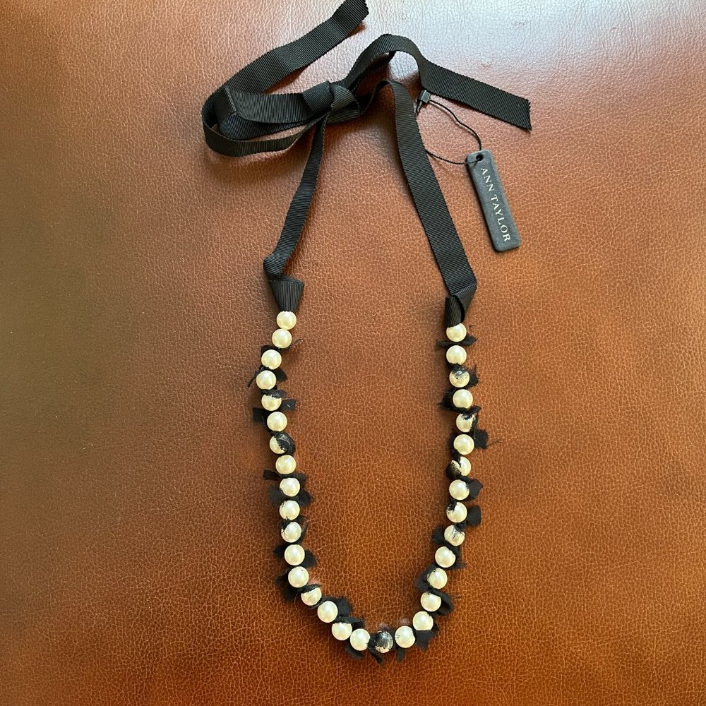 Ann Taylor Pearl Ribbon Necklace